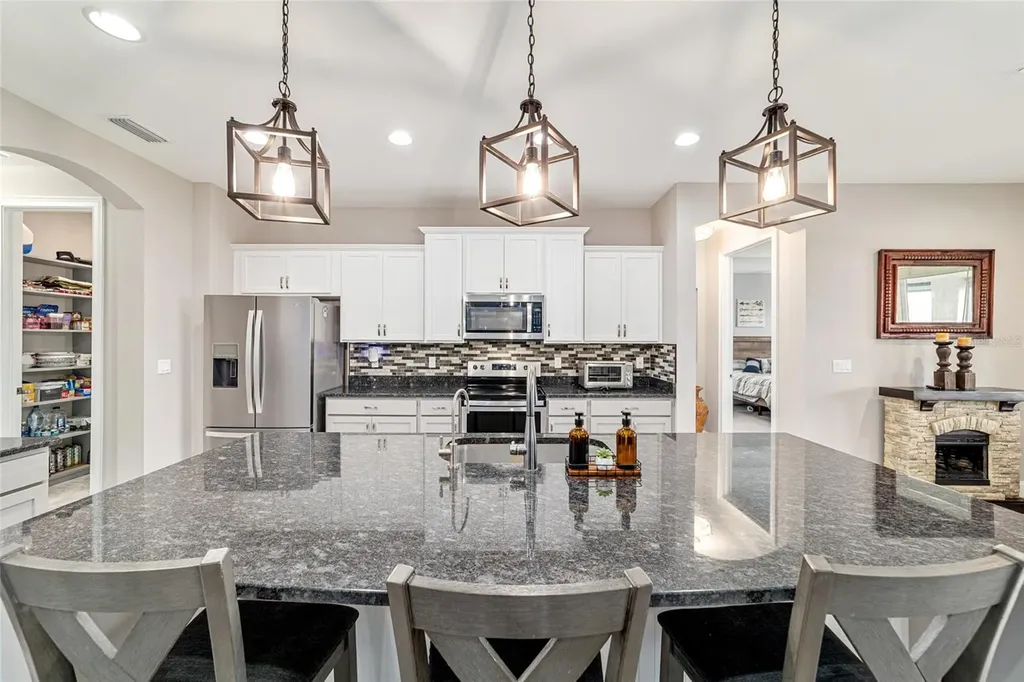 1983 NW 79th Loop Ocala FL 34475
