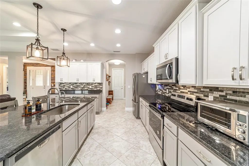 1983 NW 79th Loop Ocala FL 34475