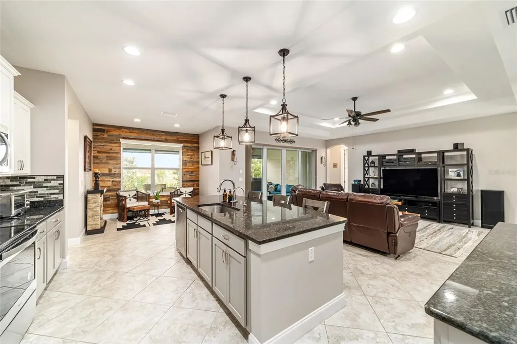 1983 NW 79th Loop Ocala FL 34475