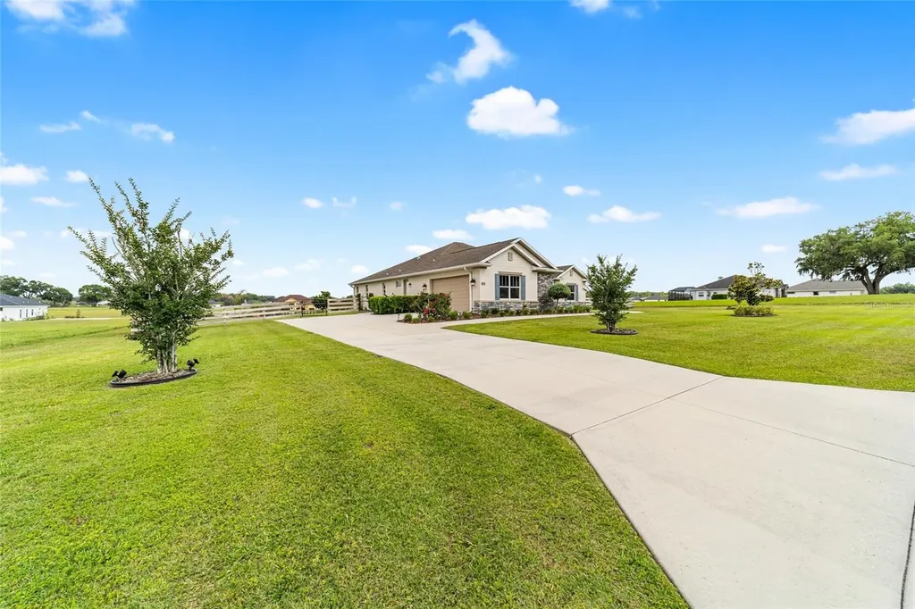 1983 NW 79th Loop Ocala FL 34475