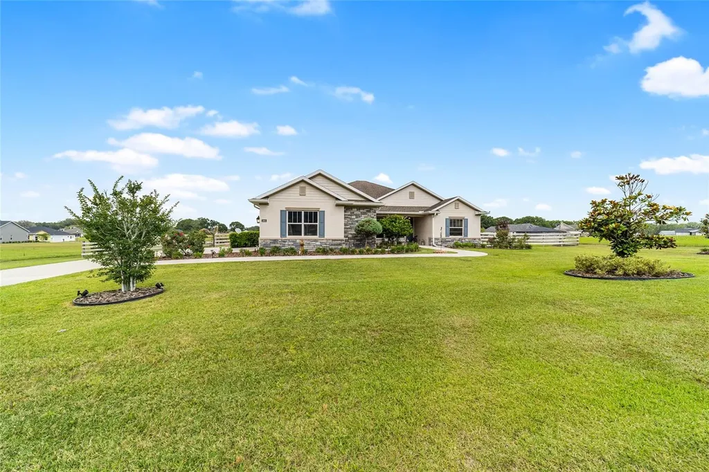 1983 NW 79th Loop Ocala FL 34475