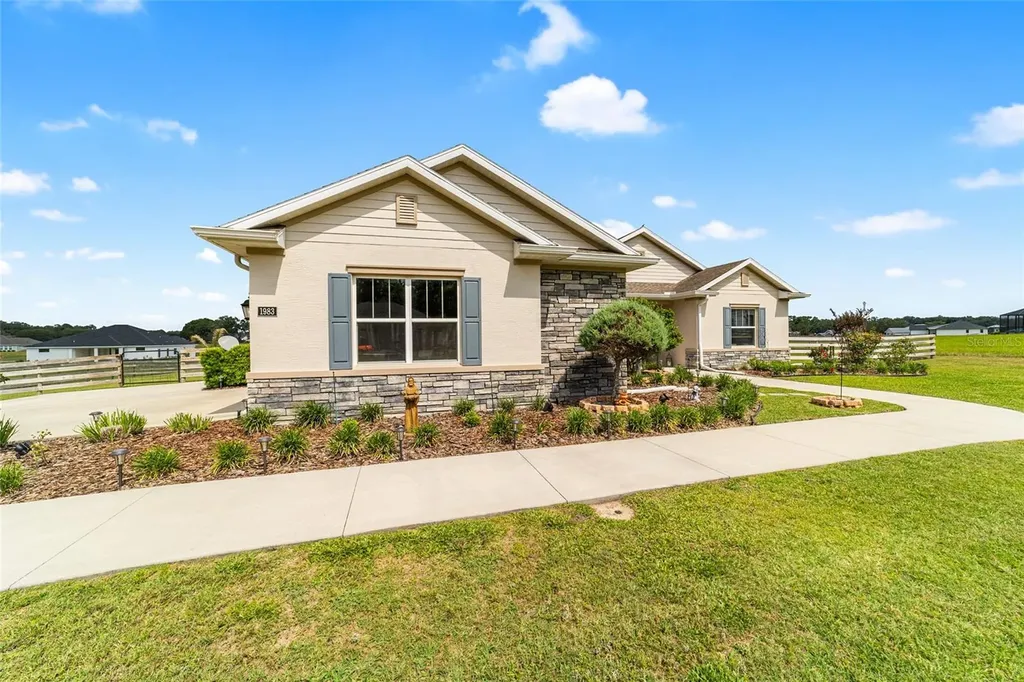 1983 NW 79th Loop Ocala FL 34475