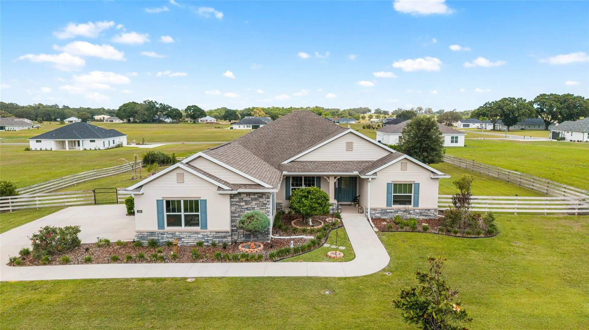 1983 NW 79th Loop Ocala FL 34475