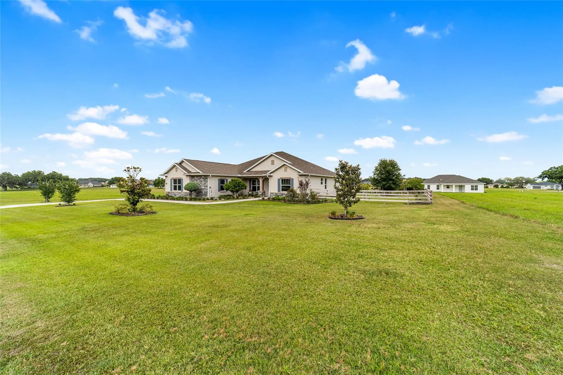 1983 NW 79th Loop Ocala FL 34475