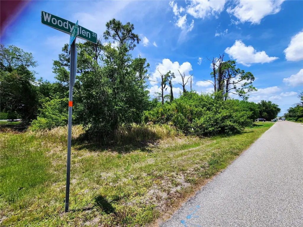 2513 Woodyglen Street Port Charlotte FL 33948