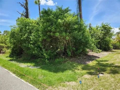2513 Woodyglen Street Port Charlotte FL 33948