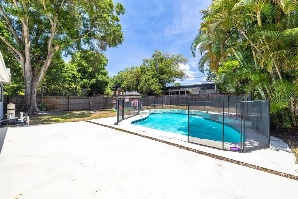 1819 West Drive Clearwater FL 33755