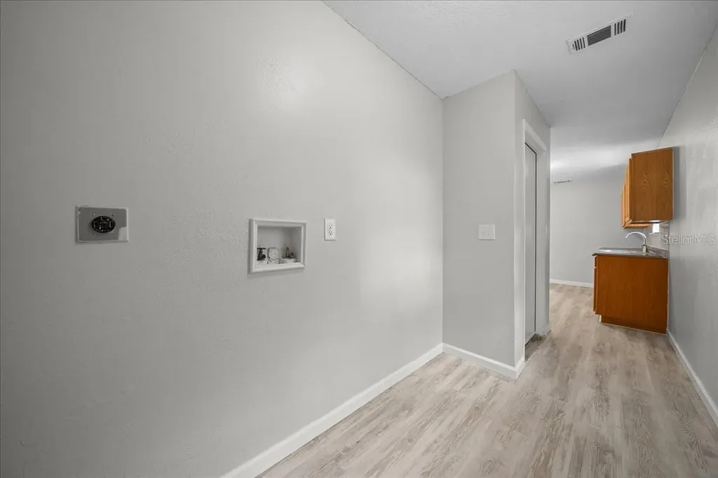 4103 Holly Hill Lady Lake FL 32159