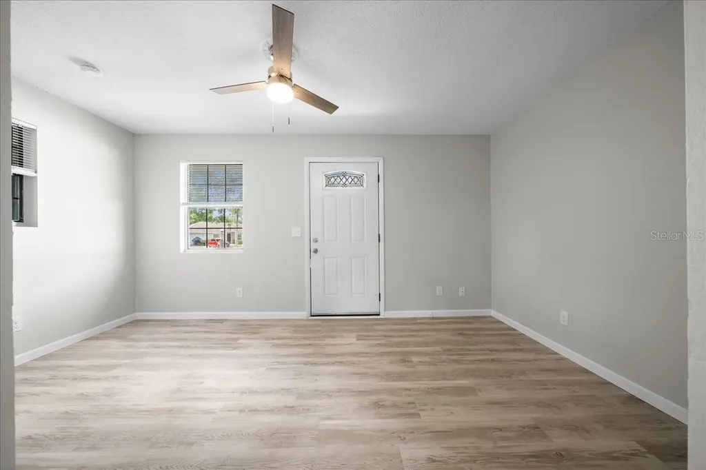 4103 Holly Hill Lady Lake FL 32159