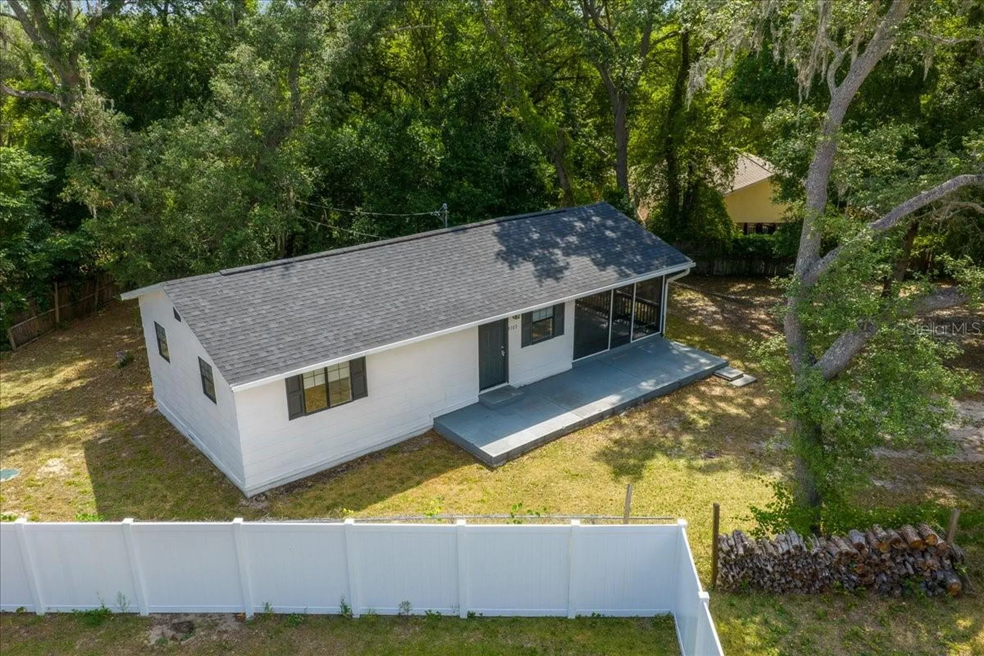 4103 Holly Hill Lady Lake FL 32159