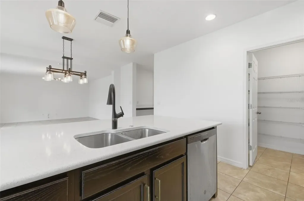 652 Samuel Place Davenport FL 33837