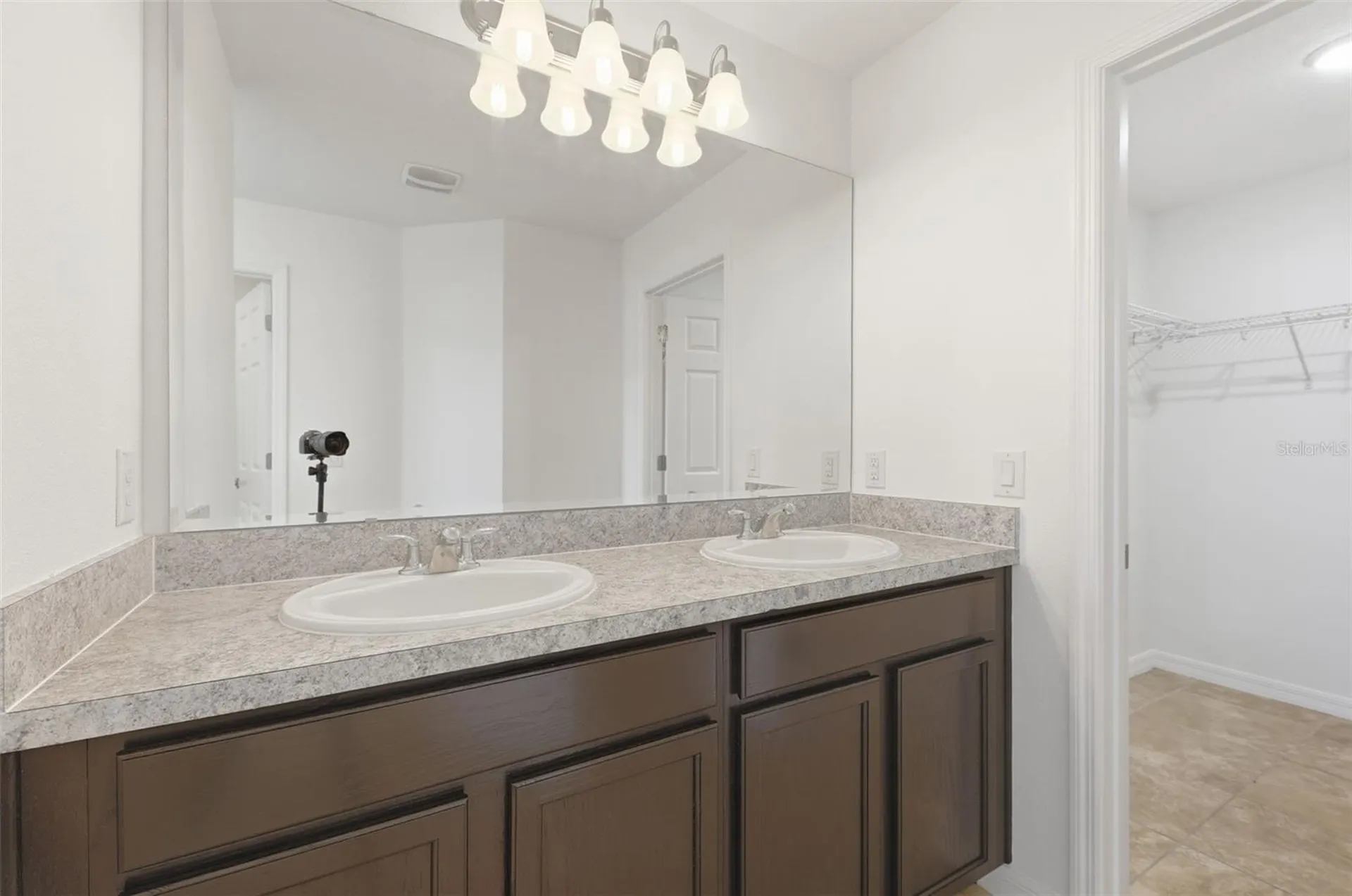 652 Samuel Place Davenport FL 33837