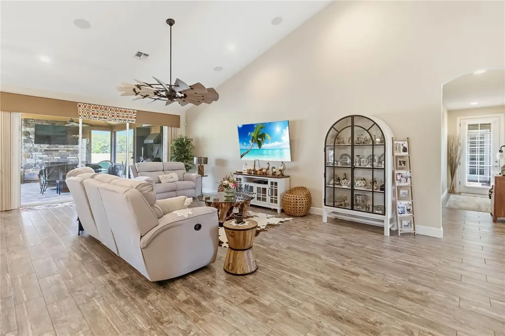 4901 Manor House Lane St Cloud FL 34772