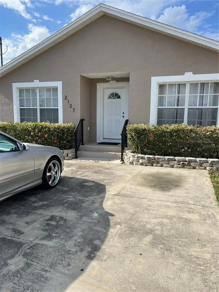 2127 W Perio Street Tampa FL 33612