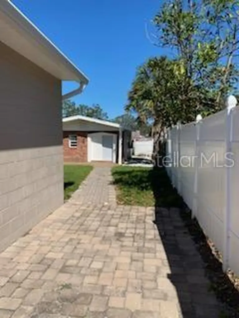 2127 W Perio Street Tampa FL 33612