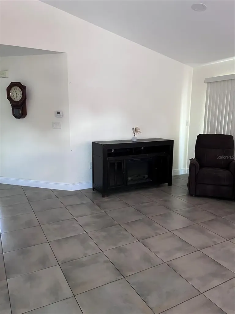 2127 W Perio Street Tampa FL 33612