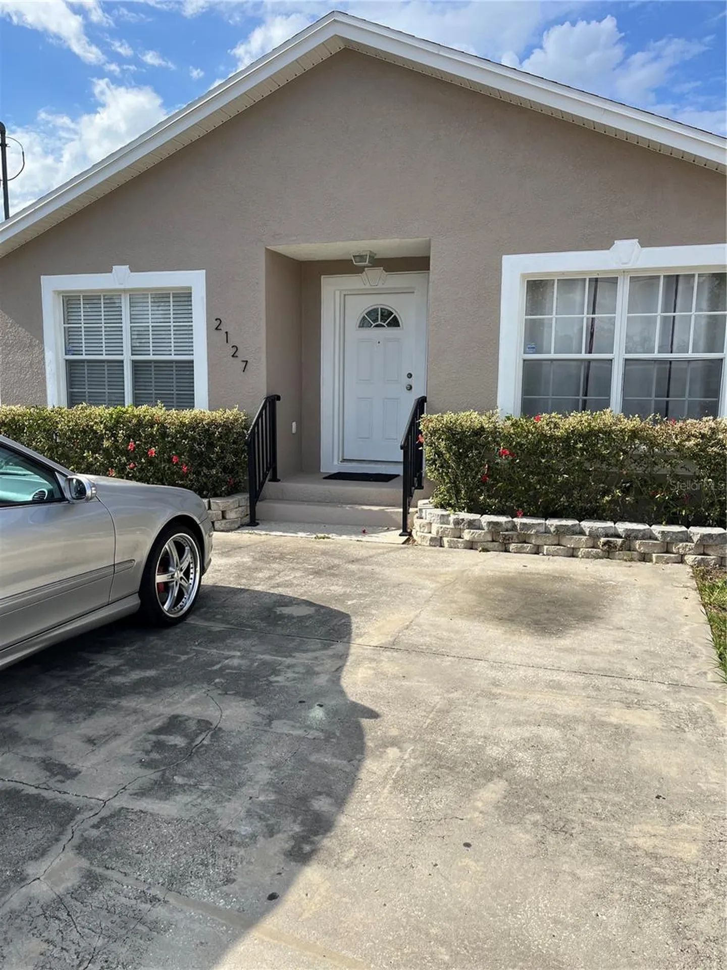 2127 W Perio Street Tampa FL 33612