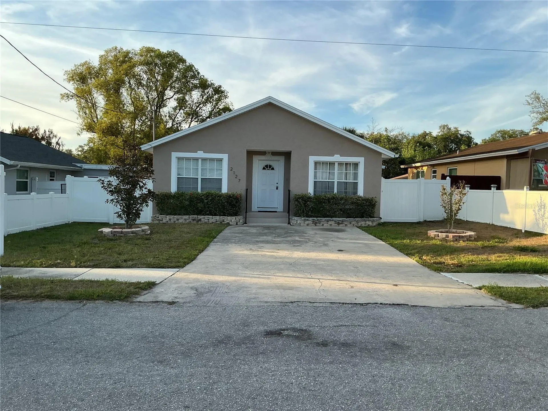 2127 W Perio Street Tampa FL 33612