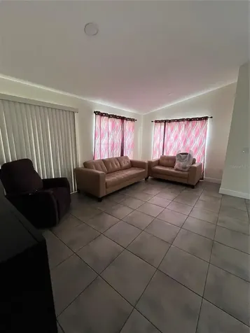 2127 W Perio Street Tampa FL 33612