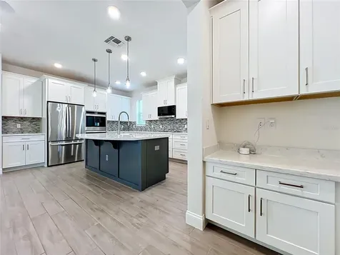 8409 Vivaro Isle Way Windermere FL 34786