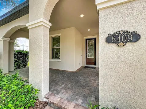8409 Vivaro Isle Way Windermere FL 34786