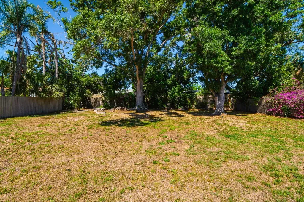 1424 S Evergreen Avenue Clearwater FL 33756