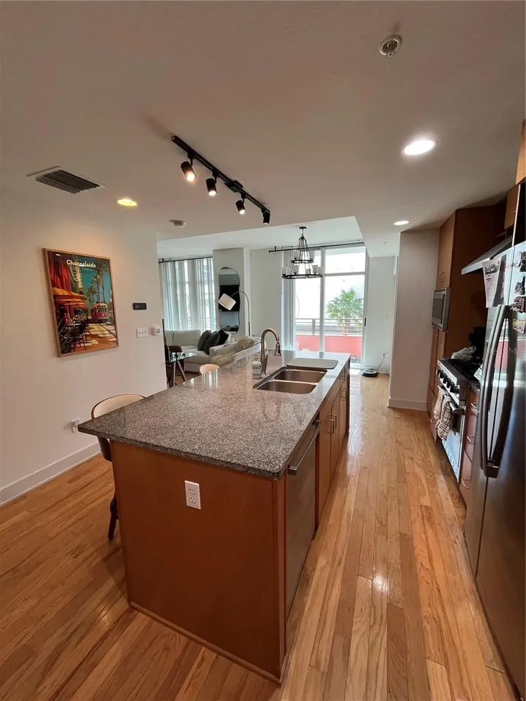 1208 E Kennedy Boulevard Tampa FL 33602