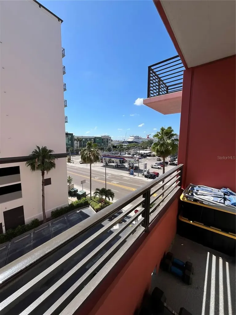 1208 E Kennedy Boulevard Tampa FL 33602