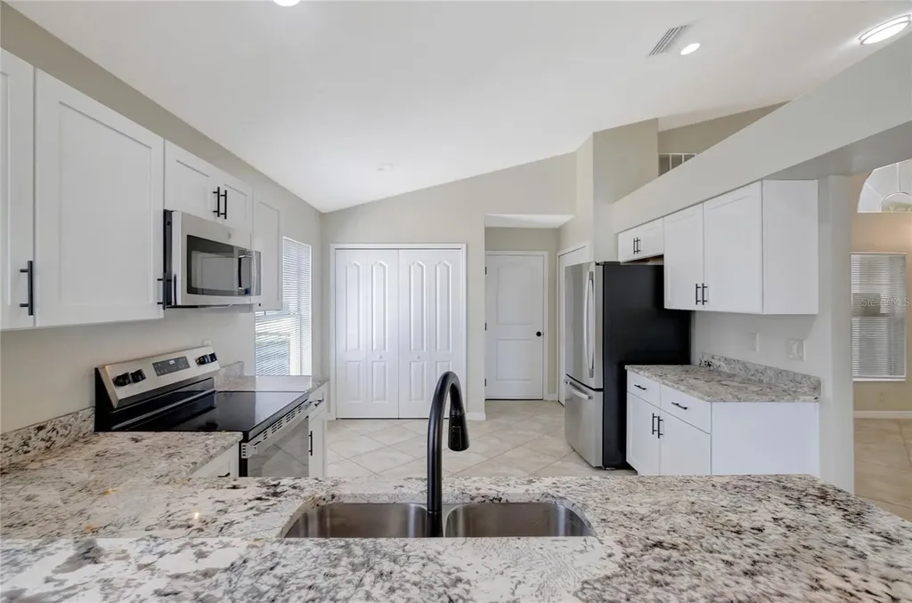 1007 Cristelle Jean Drive Ruskin FL 33570
