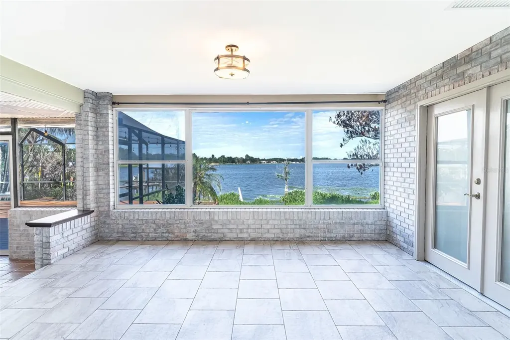 715 S Lakeside Terrace Eagle Lake FL 33839