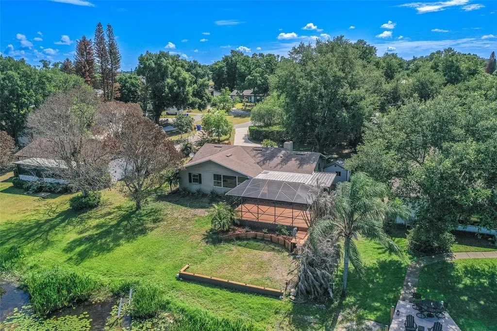 715 S Lakeside Terrace Eagle Lake FL 33839