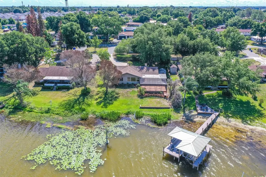715 S Lakeside Terrace Eagle Lake FL 33839