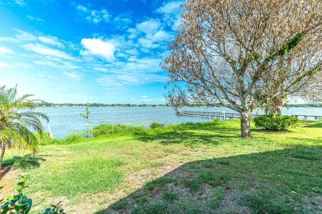 715 S Lakeside Terrace Eagle Lake FL 33839