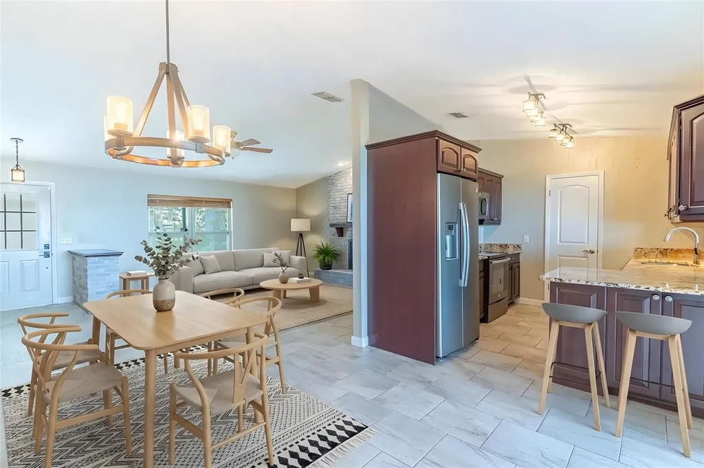 715 S Lakeside Terrace Eagle Lake FL 33839