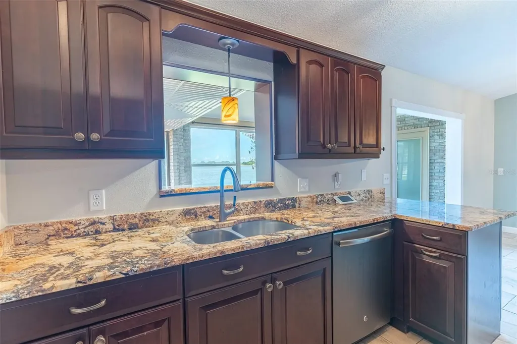 715 S Lakeside Terrace Eagle Lake FL 33839