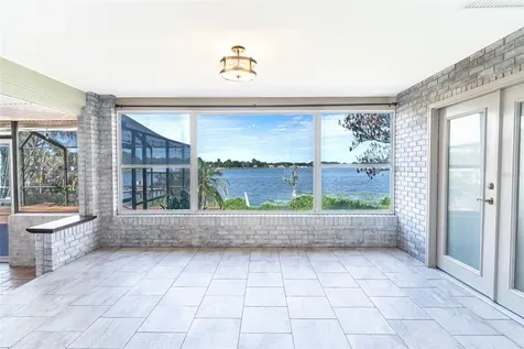 715 S Lakeside Terrace Eagle Lake FL 33839