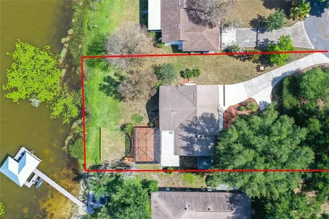 715 S Lakeside Terrace Eagle Lake FL 33839