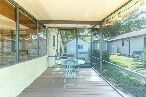 715 S Lakeside Terrace Eagle Lake FL 33839