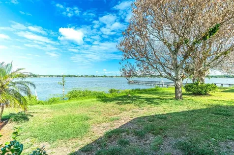 715 S Lakeside Terrace Eagle Lake FL 33839