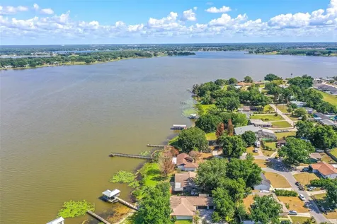 715 S Lakeside Terrace Eagle Lake FL 33839