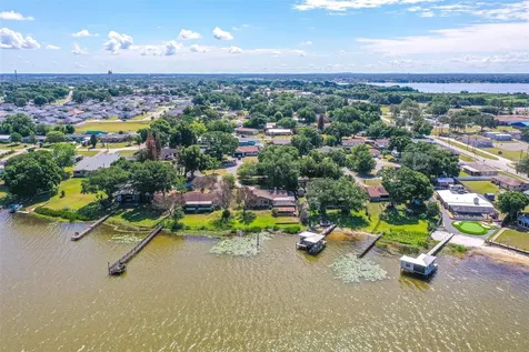 715 S Lakeside Terrace Eagle Lake FL 33839