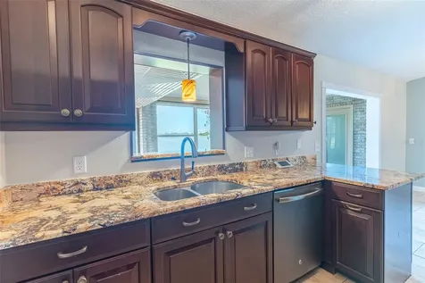 715 S Lakeside Terrace Eagle Lake FL 33839