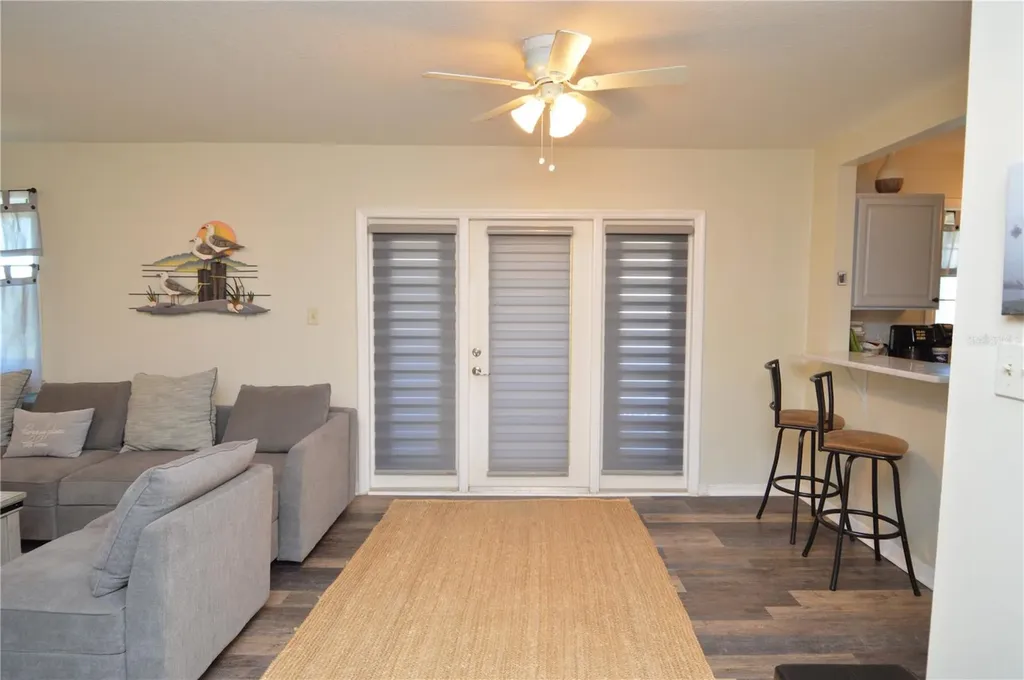 121 Seahorse Drive SE St Petersburg FL 33705