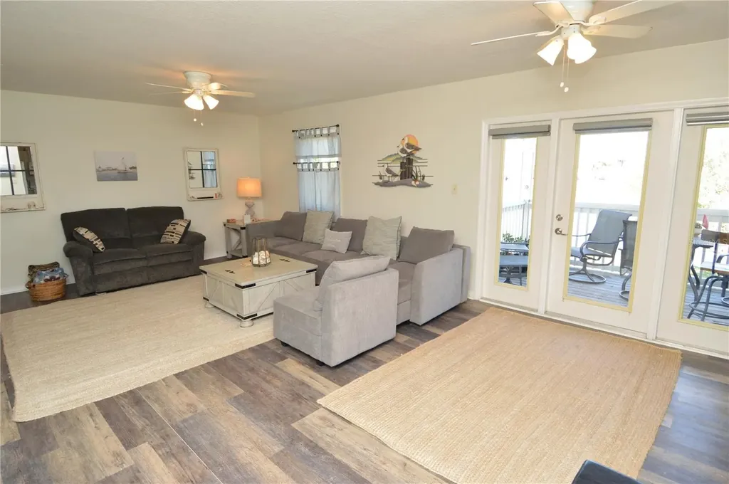 121 Seahorse Drive SE St Petersburg FL 33705