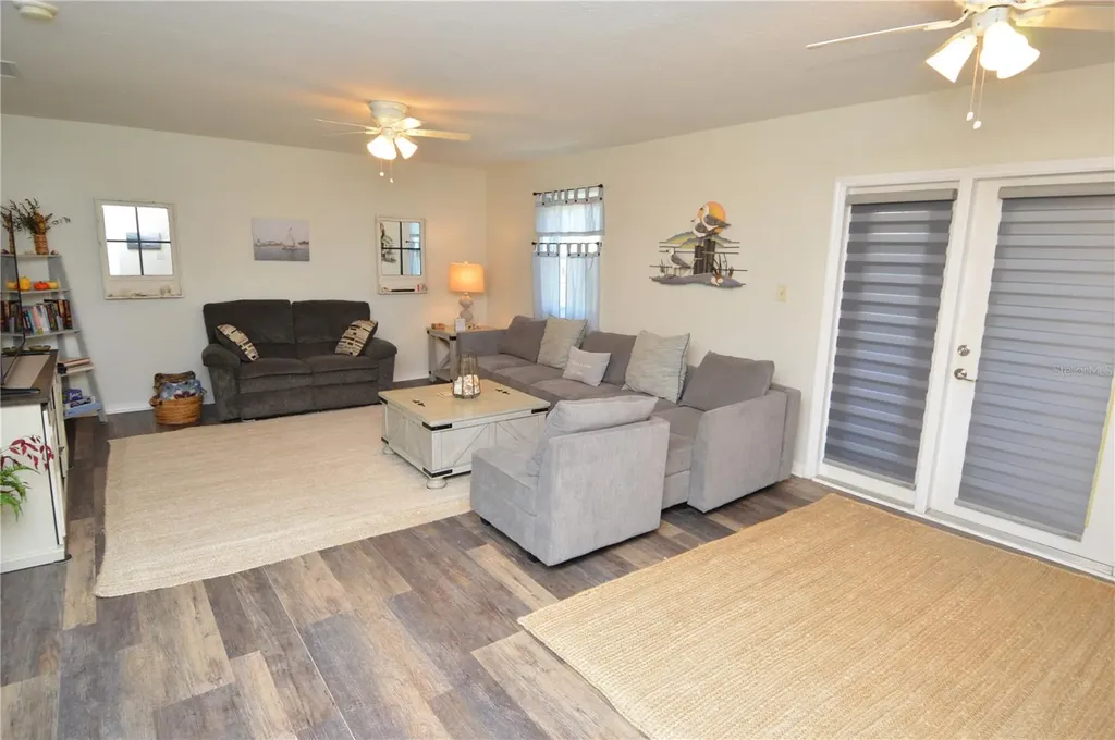 121 Seahorse Drive SE St Petersburg FL 33705