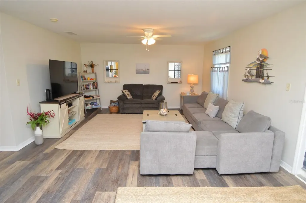 121 Seahorse Drive SE St Petersburg FL 33705