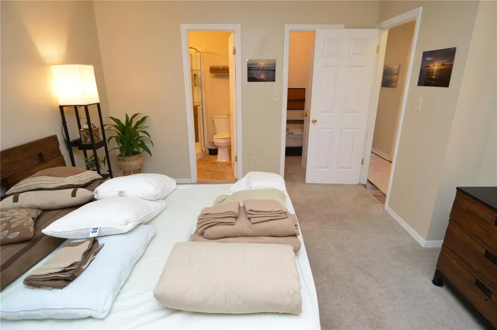 121 Seahorse Drive SE St Petersburg FL 33705
