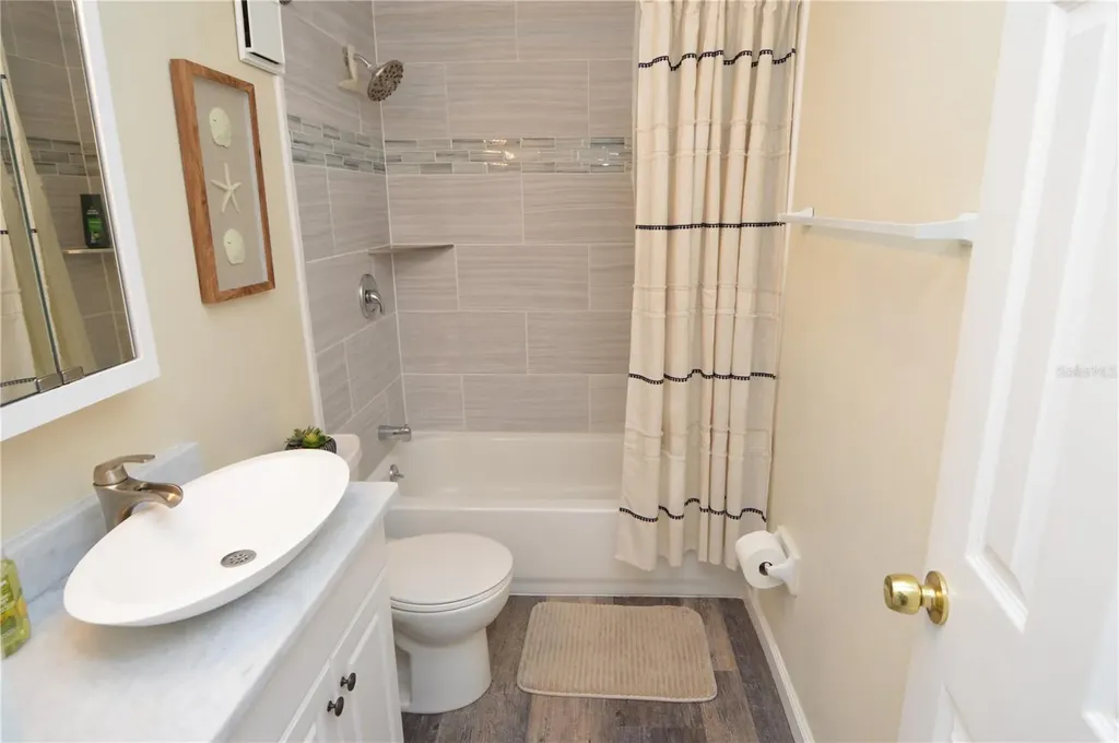 121 Seahorse Drive SE St Petersburg FL 33705