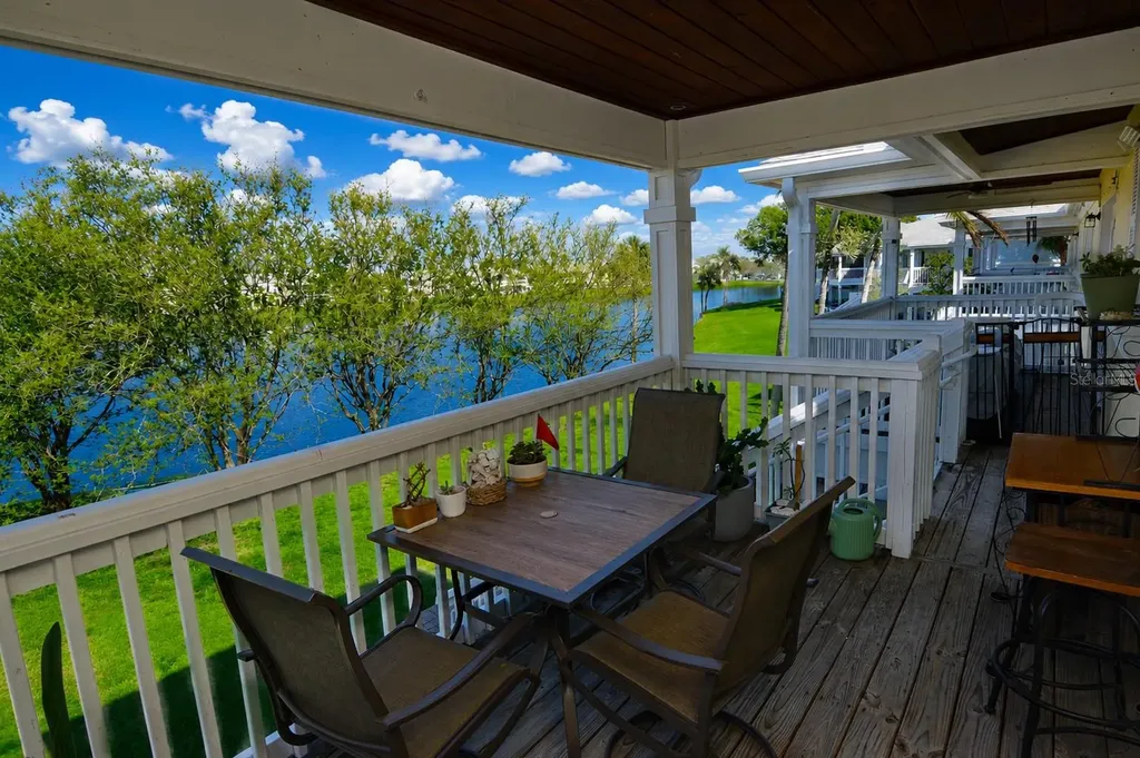 121 Seahorse Drive SE St Petersburg FL 33705