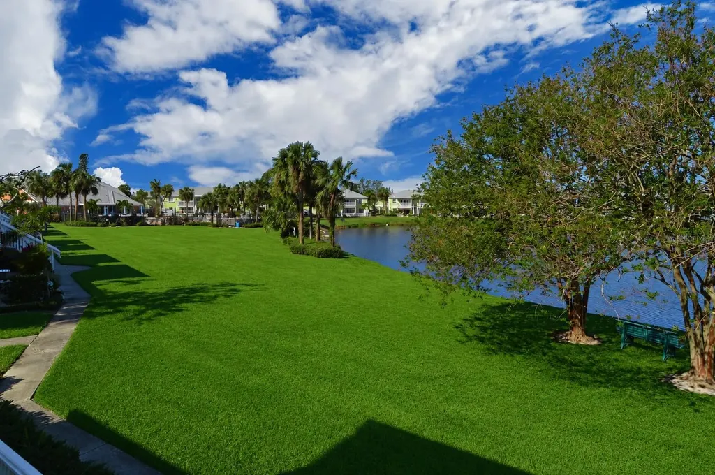 121 Seahorse Drive SE St Petersburg FL 33705